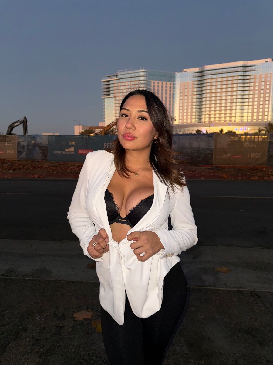 Take a pause and enjoy Ali Cruz — streaming from Trujillo