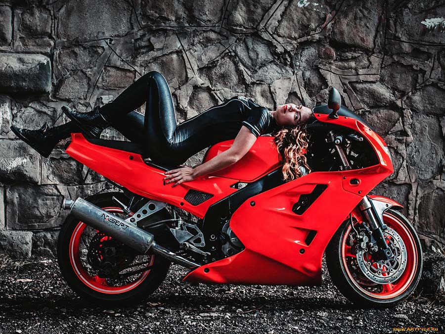 Beautiful girl Beautiful girls and motorcycles in Trujillo