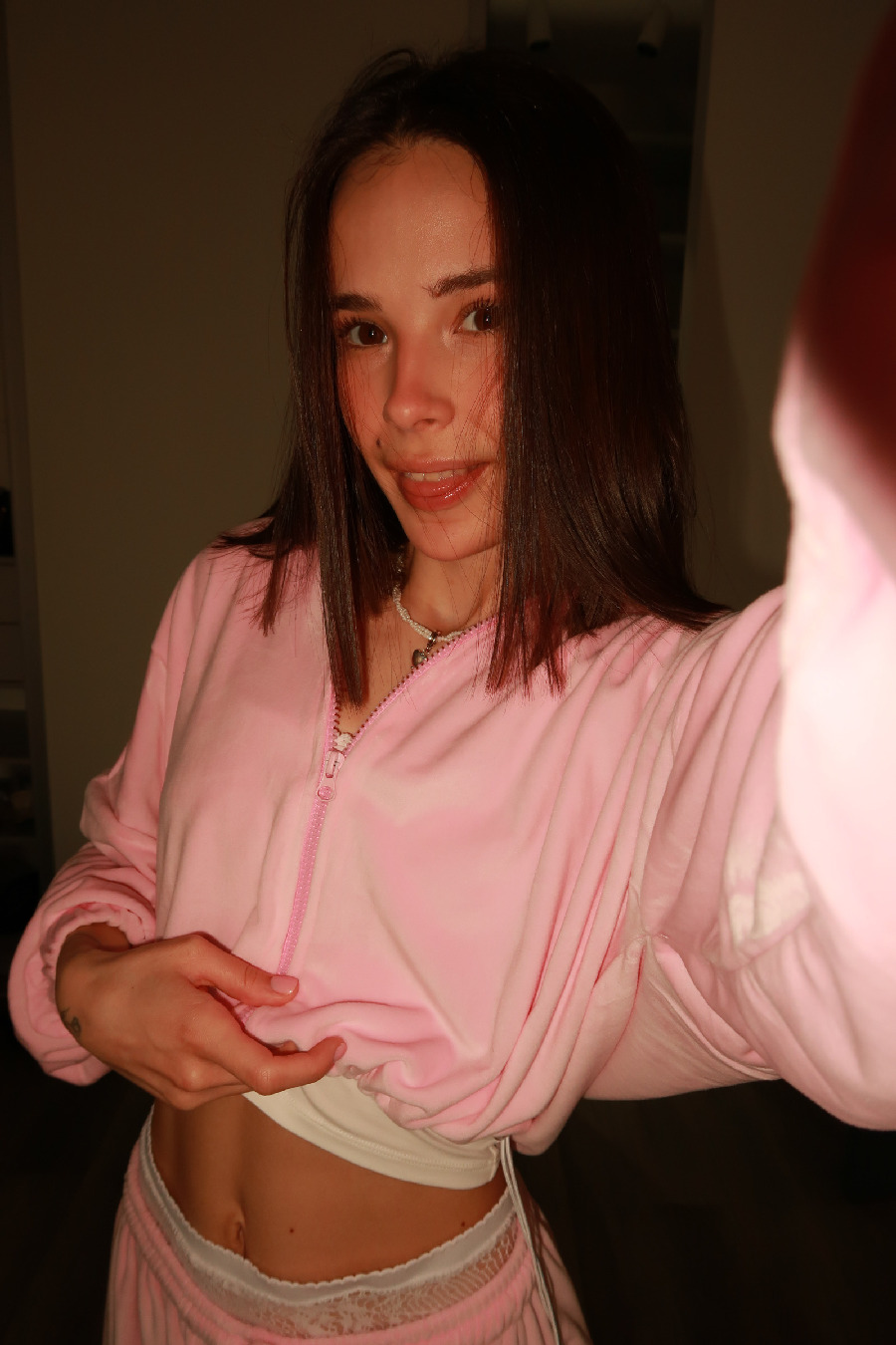 Tina brings the glow — live moments in Trujillo